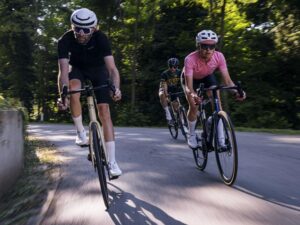 How cycling bib shorts improve performance on long rides